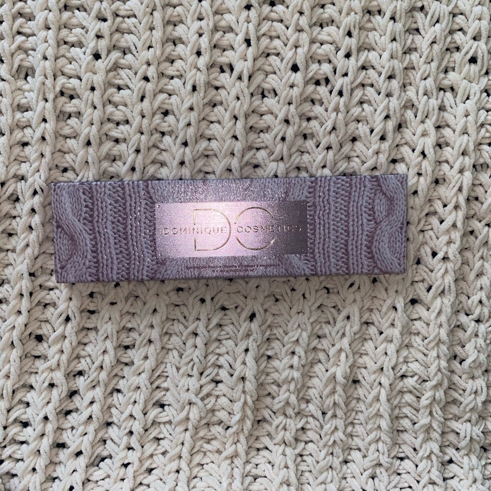 Domique cosmetics palette